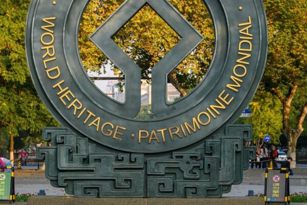 China Transportation Guide 2026: Trains, Metro, Taxis, Didi